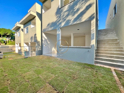 Casa em Serra, á 600m da Praia